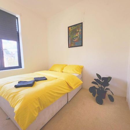 Urban Escape Ealing Hotell London Eksteriør bilde